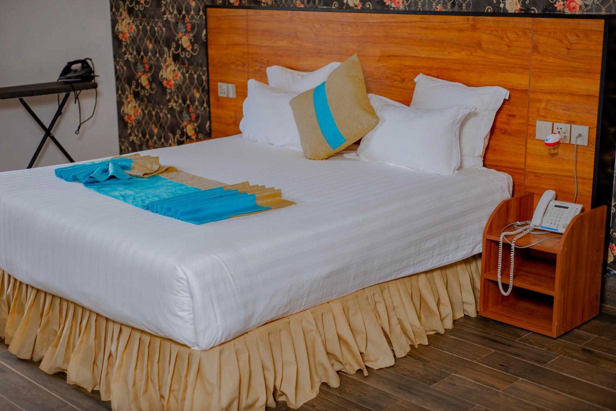 Centric Hotel Kigali Exteriör bild